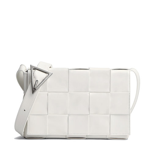 Bottega Veneta/葆蝶家 22春夏新款CASSETTE系列 男女同款白色小牛皮Intreccio双面编织单肩斜挎豆腐包667298VCQ719005