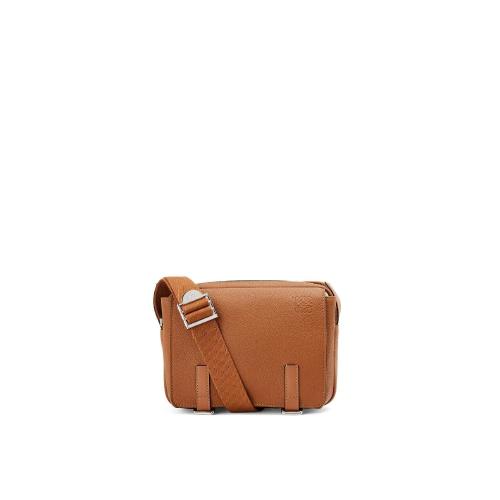  LOEWE罗意威 22年秋冬 男士 单肩包 XS Military messenger bag in soft grained calfskin 317