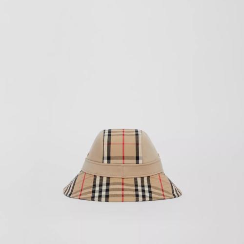  BURBERRY 22年秋冬 男士 Vintage 格纹裁片棉质嘎巴甸渔夫帽 80573841