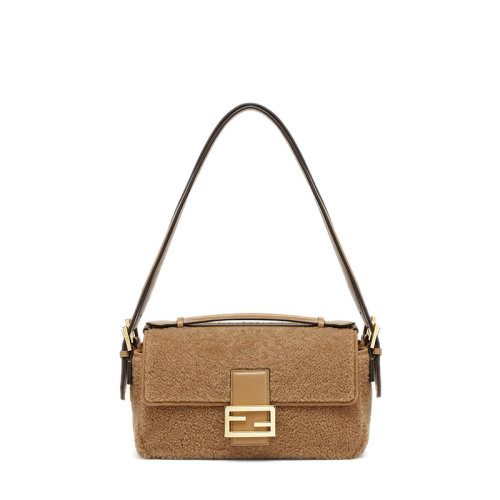 FENDI/芬迪 BAGUETTE MULTI系列 米色美利奴羊皮材质饰以FF夹扣双翻盖开合双拉链口袋双面手提斜跨单肩包8BR794AHVRF0J2D