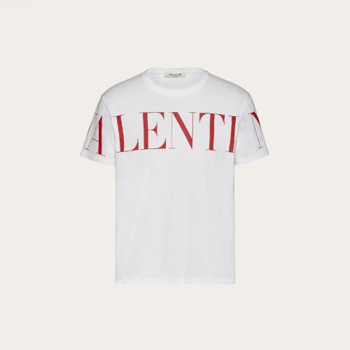  VALENTINO华伦天奴 22年春夏 男士 短袖T恤 VALENTINO 印纹T恤 UV3MG03B5FNA33 预定商品1-3周发货