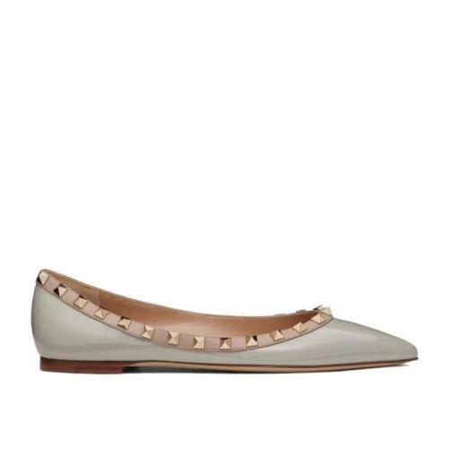 Valentino/华伦天奴  新款漆皮柳丁平跟鞋WW2S0403VNW39K【主推】