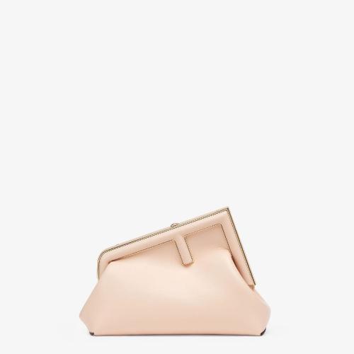  FENDI芬迪 22年秋冬 女士 手拿包 浅粉色皮革手袋 8BP129ABVEF14N1