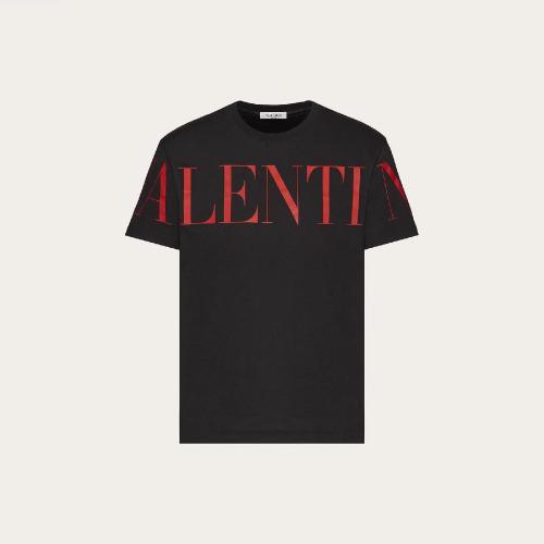  VALENTINO华伦天奴 22年秋冬 男士 短袖T恤 VALENTINO 印纹T恤 UV3MG03B5FN0NR 预定商品2-8周发货