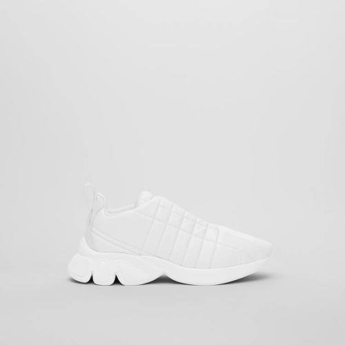  BURBERRY 22年秋冬 男士 Classic - 绗缝皮革经典运动鞋 80573641