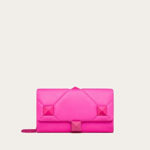  VALENTINO华伦天奴 22年秋冬 女士 手拿包 POCHETTE MAXI ROMAN STUD EN CUIR NAPPA 1W0B0L05Q