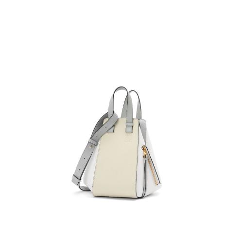  LOEWE罗意威 22年秋冬 女士 单肩包 Small Hammock bag in classic calfskin 326.30KS35-1693