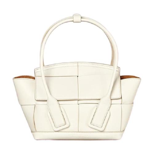  BV葆蝶家 22年秋冬 女士 手提包 ARCO 29手袋 600606VMAP19005 预定商品1-3周发货