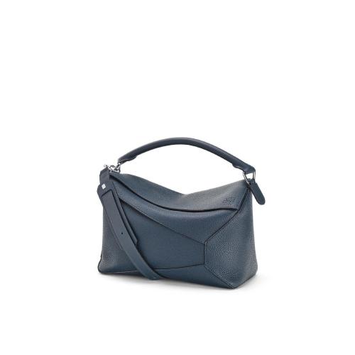  LOEWE罗意威 男士 单肩包 Large Puzzle Edge bag in grained calfskin B510140X01-5 预定商品1-3周发货