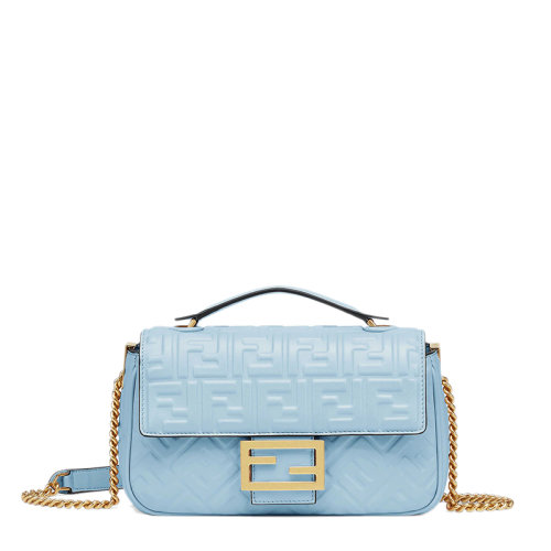 FENDI/芬迪 22春夏新款Baguette系列 女士浅蓝色老花压纹羔羊皮金扣金链翻盖卡和单肩斜挎手提链条法棍包8BR793AH9CF19PR