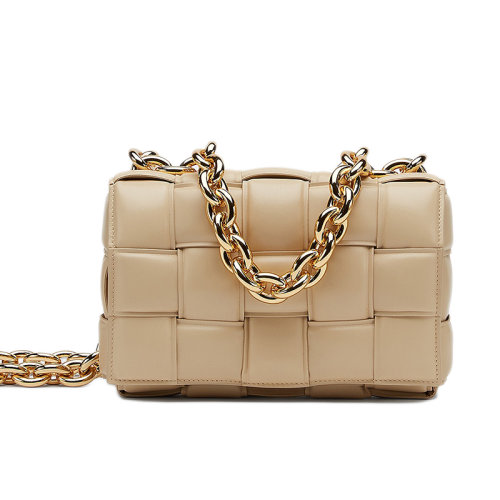 Bottega Veneta/葆蝶家 CHAIN CASSETTE系列 燕麦色小羊皮编织链条单肩斜挎包631421VBWZ09782