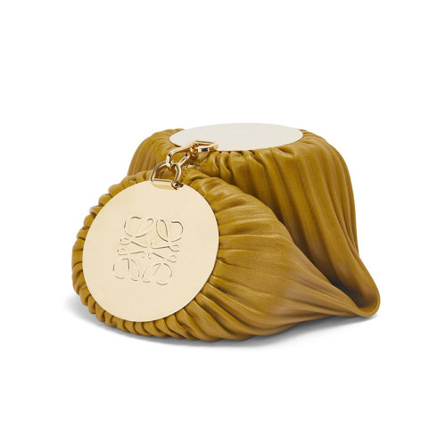 LOEWE/罗意威 22新款 女士赭色羊皮革褶皱效果拉链开合两端同色徽标压纹手拿包手腕包单肩手提包A912P84X07-3918