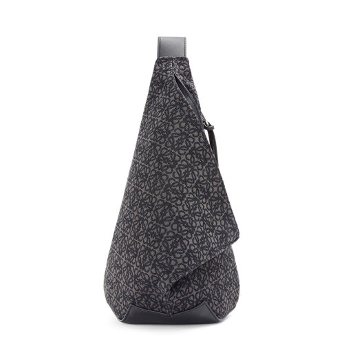 LOEWE/罗意威 Anagram系列 男士黑色Anton提花小牛皮单肩包0010651081