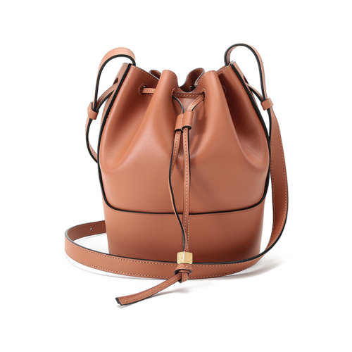 LOEWE/罗意威 女士Balloon系列小号牛皮革单肩斜挎包水桶包抽绳包 326 75AC31