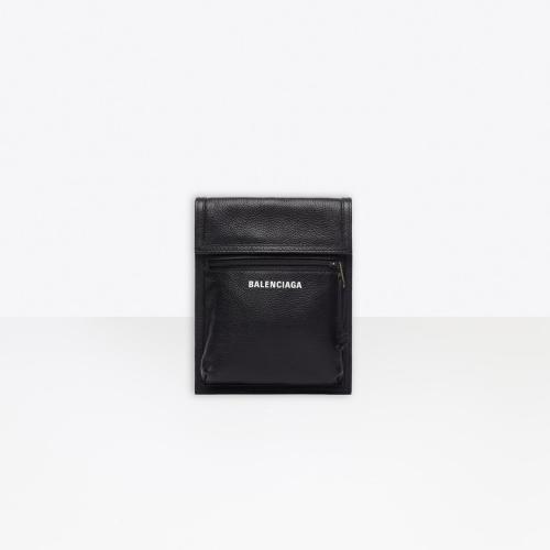  BALENCIAGA巴黎世家 22年秋冬 男士 单肩包 Explorer 小号肩带手包 53229813MA51000 预定商品1-3周发货