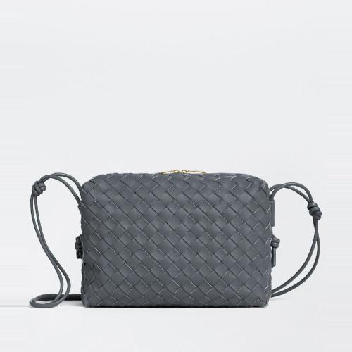  BV葆蝶家 22年秋冬 女士 单肩包 loop 680256V1G111233