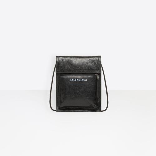  BALENCIAGA巴黎世家 22年春夏 男士 单肩包 Explorer 肩带手包 532298DB5051000 预定商品1-3周发货