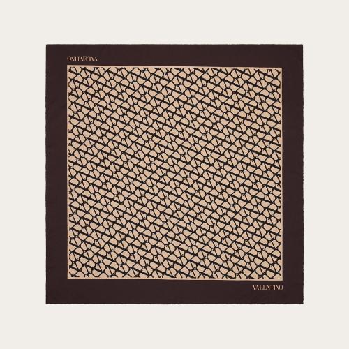 VALENTINO华伦天奴 22年秋冬 女士 围巾 FOULARD TOILE ICONOGRAPHE EN SOIE 90?X?90 2W2EI1