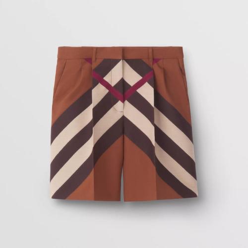  BURBERRY 22年秋冬 女士 V 形格纹羊毛提花量裁短裤 80553641