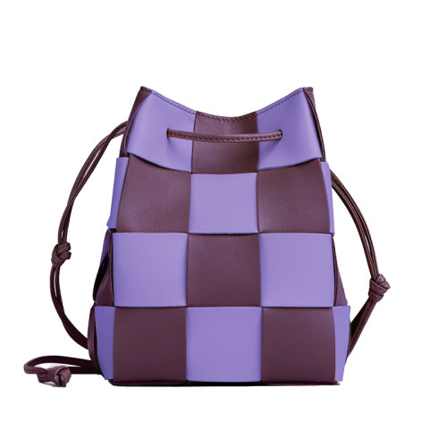 Bottega Veneta/葆蝶家 22新款 女士小号浅紫/深紫色拼接小牛皮抽绳封口金色饰面单肩斜挎水桶包680218V2AC35317