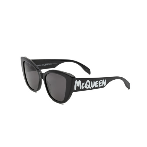 Alexander McQueen/亚历山大麦昆 22年春夏新款 Graffiti系列 女士纯烟灰色镜片闪亮黑色醋酸纤维猫眼形太阳眼镜墨镜689641J07401053
