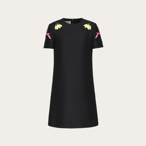  VALENTINO华伦天奴 22年秋冬 女士 连衣裙 ROBE BRODéE EN CREPE COUTURE XB3VAXK61CFK92