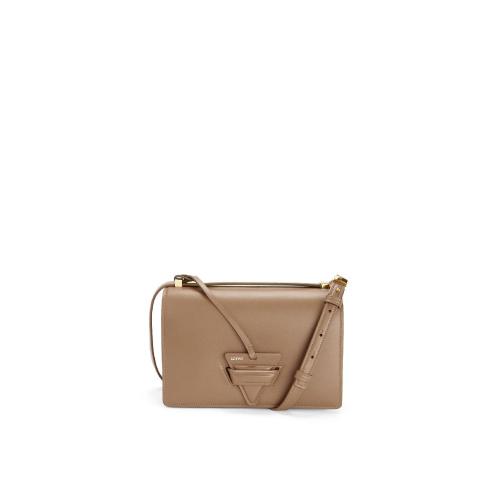  LOEWE罗意威 22年秋冬 女士 单肩包 Barcelona bag in silk calfskin A532M15X02-2270