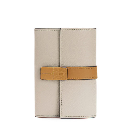 LOEWE/罗意威  女士小号浅燕麦/蜂蜜小牛皮按扣徽标印花垂直钱包0010528214