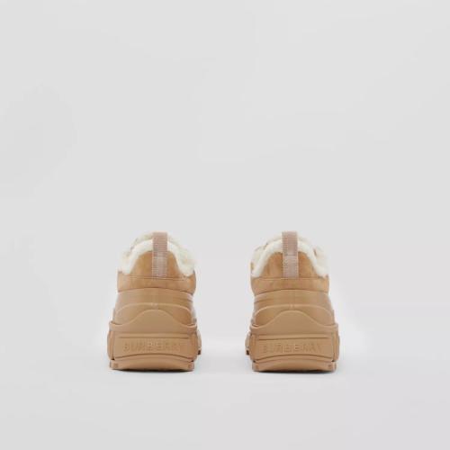  BURBERRY 22年秋冬 女士 麂皮拼毛羊皮 Arthur 运动鞋 80588681