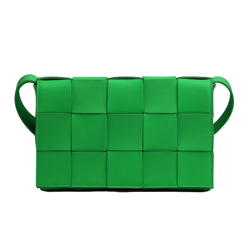 Bottega Veneta/葆蝶家 22新款 CASSETTE系列 女士鹦鹉绿色羔羊皮双面正交编织单肩豆腐包578004VMAY13724
