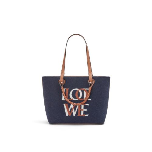  LOEWE罗意威 22年秋冬 女士 手提包 Love Small Anagram Tote in wool and calfskin A717S72X1