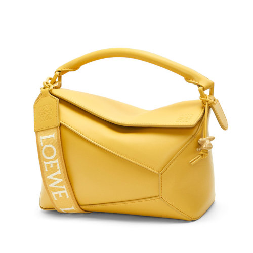 LOEWE/罗意威 22新款 Puzzle Edge系列 女士小号淡黄釉缎面小牛皮同色金属配饰兔子吊饰拆卸调节肩带手提单肩斜挎拼图包A510P60X24-8762