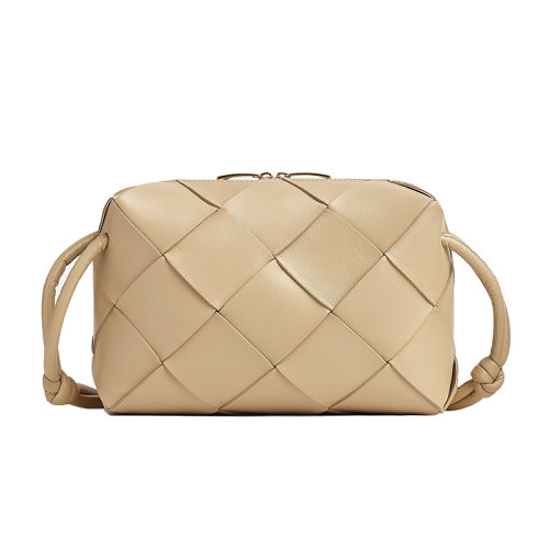 Bottega Veneta/葆蝶家 22新款 女士小号浅咖色羔羊皮编织图案金色饰面拉链开合单肩相机包709417VCQC29776