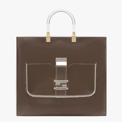  FENDI芬迪 22年秋冬 女士 手提包 深棕色皮革手提袋，饰Baguette口袋 8BH402AMD5F1JCN