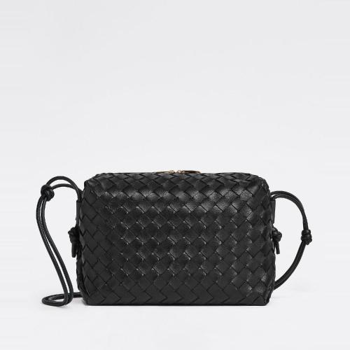  BV葆蝶家 22年秋冬 女士 单肩包 loop 680256V1G118425 预定商品1-3周发货