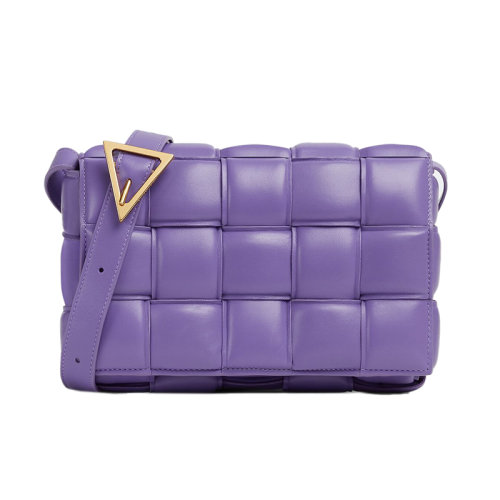 Bottega Veneta/葆蝶家 22新款 女士紫色绗缝羔羊皮饰有Intreccio图案金属搭扣金色饰面单肩包591970VCQR15311
