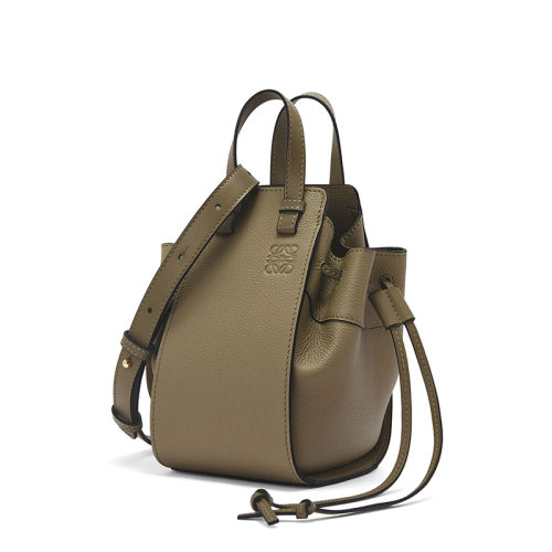  LOEWE/罗意威 22新款Hammock系列 女士迷你月桂绿色柔软粒面牛皮革单肩斜挎手提吊床包A538V07X15-2718