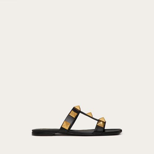 VALENTINO华伦天奴 22年春夏 女士 平底凉鞋 CLAQUETTES ROMAN STUD EN VEAU XW2S0BU9ZWM0NO