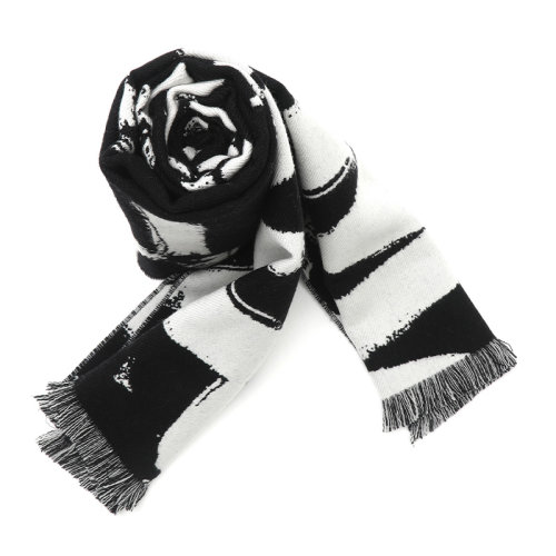 Alexander McQueen/亚历山大麦昆男士长款围巾7020504200Q