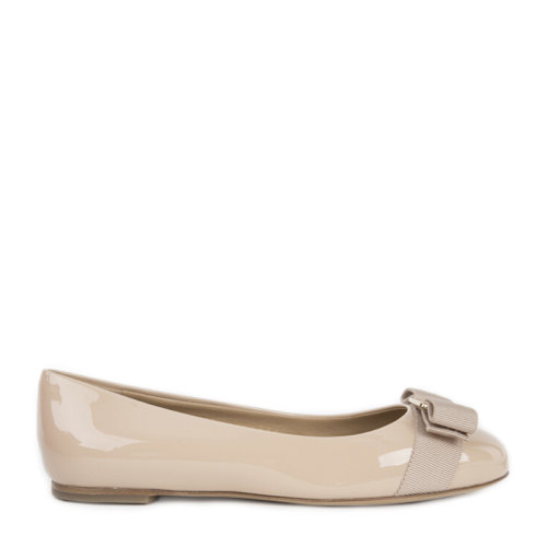 Salvatore Ferragamo/菲拉格慕 女士浅粉色亮皮时尚休闲平底船鞋单鞋女鞋 0518533-PA-C-NBIS（99新S级未使用）