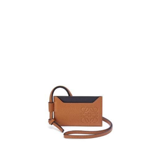  LOEWE罗意威 22年秋冬 男士 卡包 Brand plain cardholder necklace in grained calfskin C500