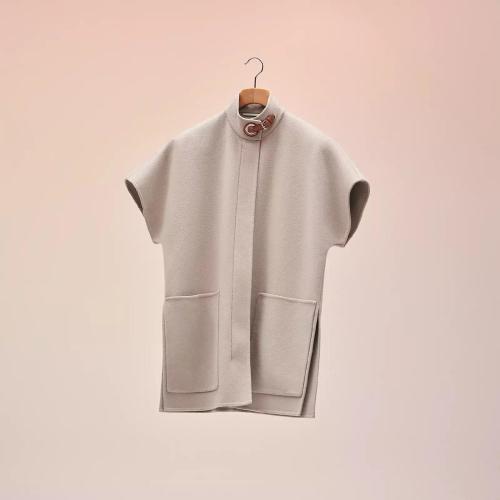  HERMES爱马仕 22年秋冬 女士 短袖衬衫 Gilet long manches courtes fermoir oeillet H2E0129D