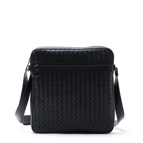 Bottega Veneta/葆蝶家  宝缇嘉男包 时尚简约 男士黑色皮革单肩斜挎包 443872V46511000 HKY012467