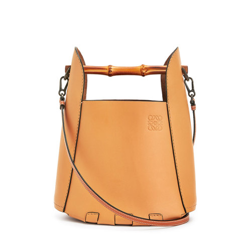 LOEWE/罗意威 Bamboo系列 蜂蜜色小牛皮竹制手柄单肩桶手提包0010315273