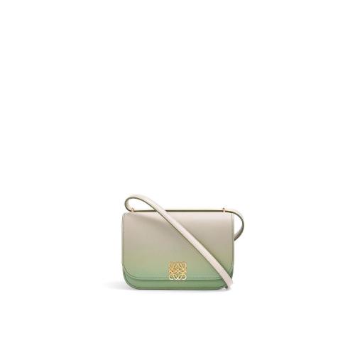  LOEWE罗意威 22年秋冬 女士 单肩包 Small Goya bag in degrade silk calfskin A896N09X09-647