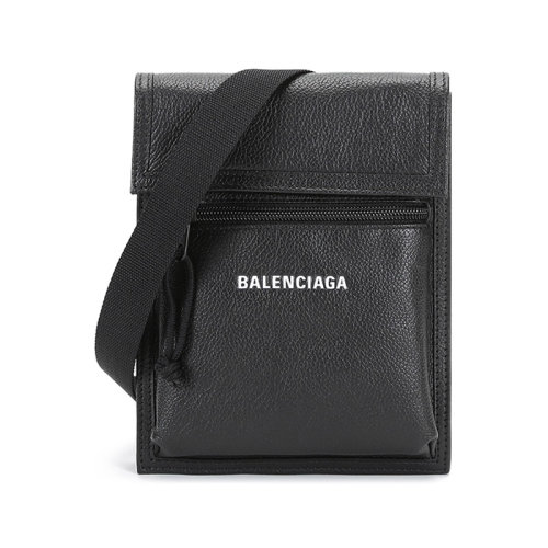 Balenciaga/巴黎世家  男士小号S码牛皮革单肩斜挎包手拿包 655982 13MNX