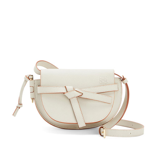 LOEWE/罗意威  Gate系列 女士迷你幽灵白鹅卵石粒面小牛皮Anagram印花可拆卸肩带马鞍包0010508059