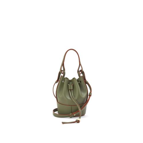  LOEWE罗意威 22年秋冬 女士 单肩包 Mini Balloon bag in nappa calfskin A710P18X01-3949