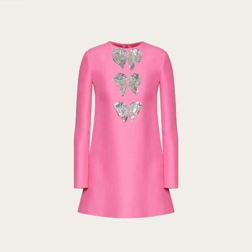  VALENTINO华伦天奴 22年秋冬 女士 连衣裙 ROBE BRODéE EN CREPE COUTURE XB3VAXJ01CFU49