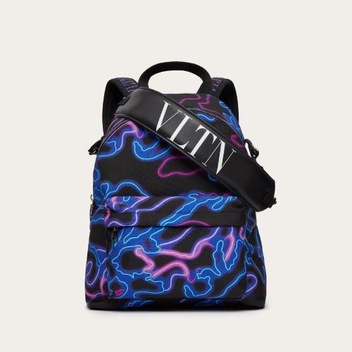  VALENTINO华伦天奴 22年秋冬 男士 双肩包 Sac a dos NEON CAMOU en nylon XY2B0A98ZFHKQ0